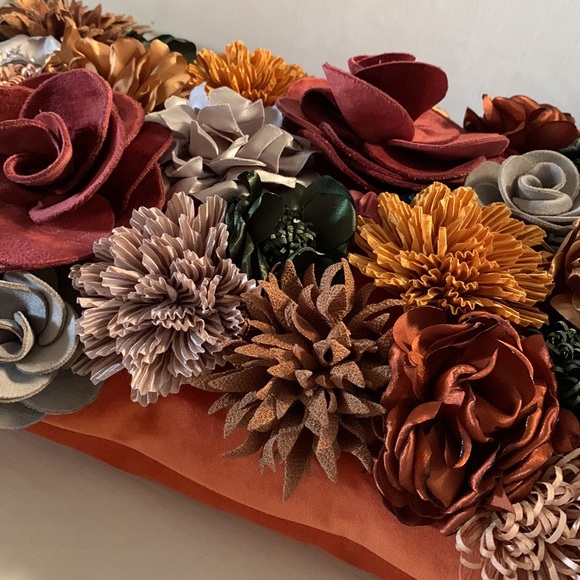 NWT Edie@Home Floral Dimensional Lumbar Decorative Pillow Cover - Picture 5 of 7